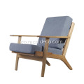 Replica di Sedia Braccia in Cachemire Hans Wegner